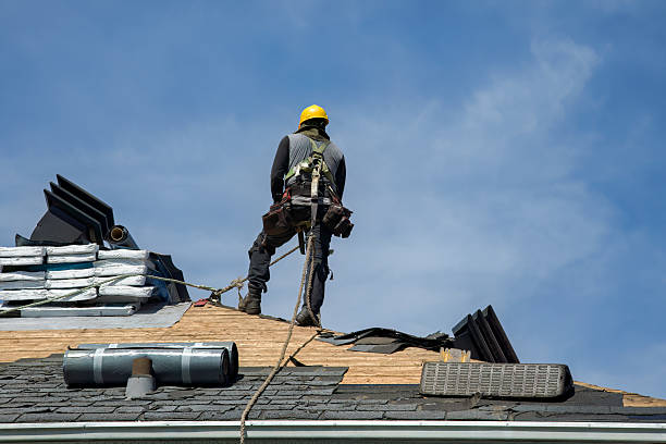 Professional Gutter Installation technician working in Bartonsville, MD
